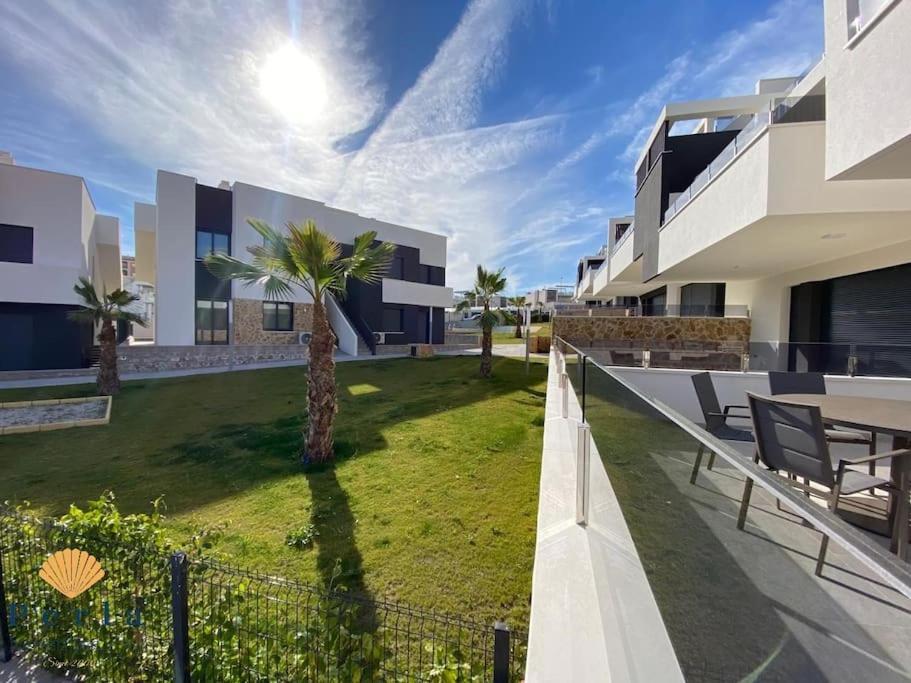 Beautiful New South Facing Bungalow With Large Terrace Dehesa de Campoamor  Bagian luar foto