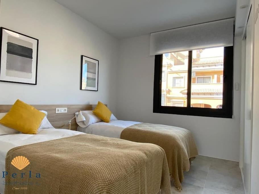 Beautiful New South Facing Bungalow With Large Terrace Dehesa de Campoamor  Bagian luar foto