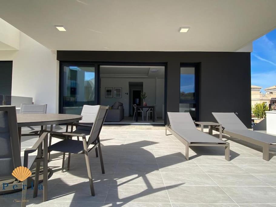 Beautiful New South Facing Bungalow With Large Terrace Dehesa de Campoamor  Bagian luar foto